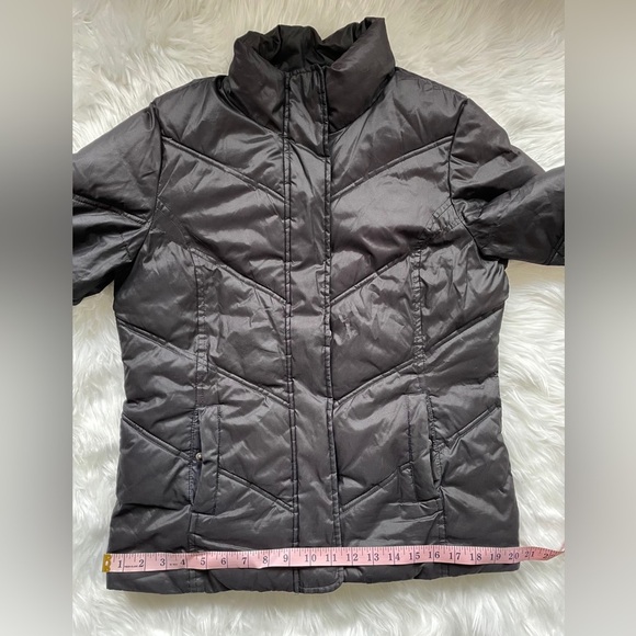 Gap | Women’s Black Medium Lightweight Soft Winter Jacket with Zipper & Buttons - Picture 13 of 16